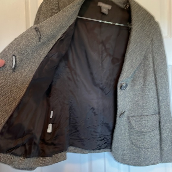 Ann Taylor sz 8 P Blazer. 2 button closure. Waist coat. Herringbone design - Picture 9 of 10